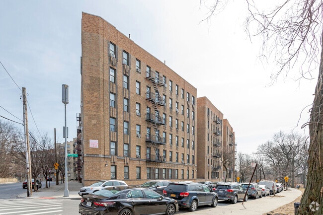 Building Photo - 75 W Mosholu N
