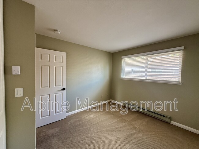 Building Photo - 2657 Kentworth Way