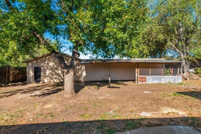 Building Photo - 3415 Crites St