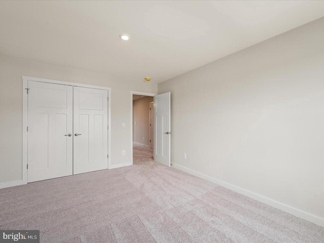 Building Photo - 17 Lyriq Ct