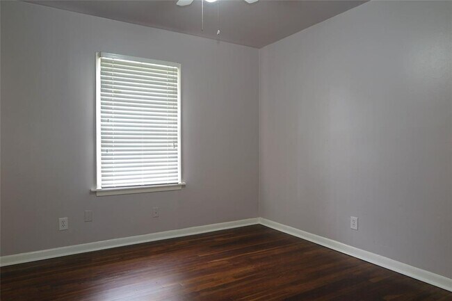 Building Photo - 1205 Forest St