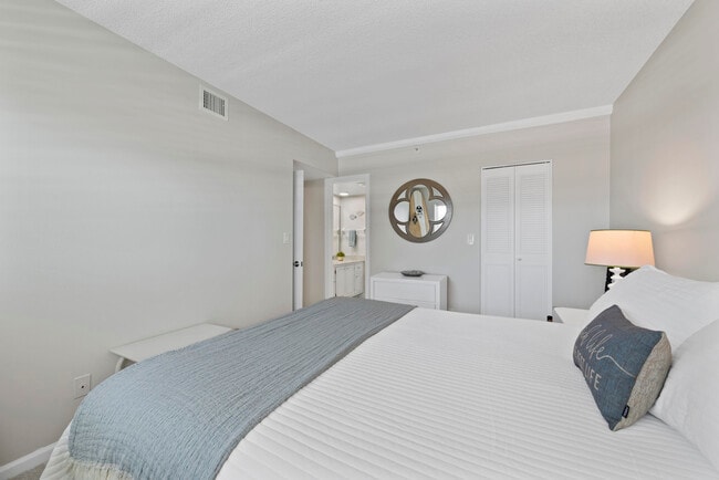 Building Photo - 3300 S Ocean Blvd