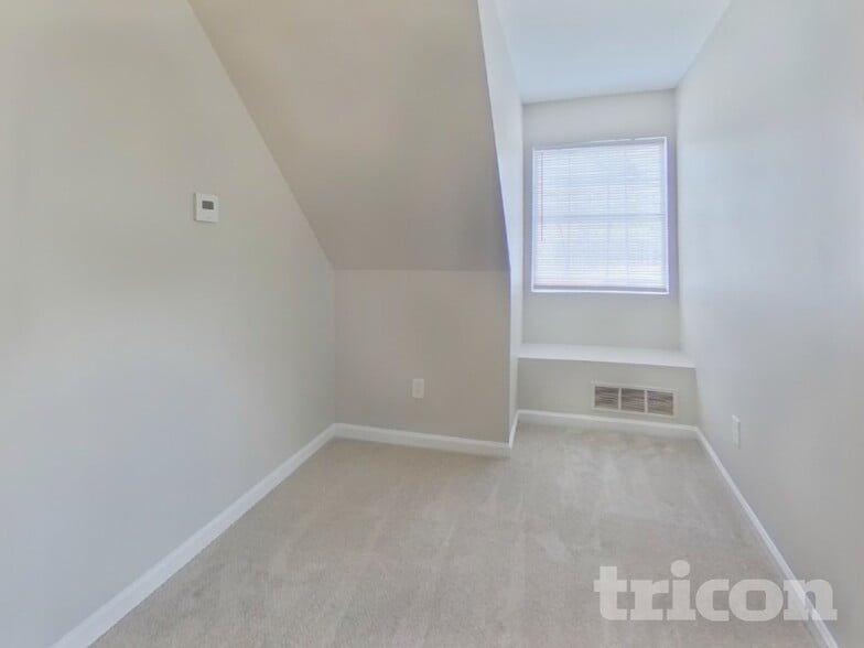 Building Photo - 3912 Laurel Bend Dr