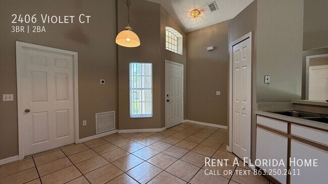 Building Photo - 2406 Violet Ct