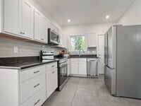 Building Photo - 2278 Ridgeway Ave