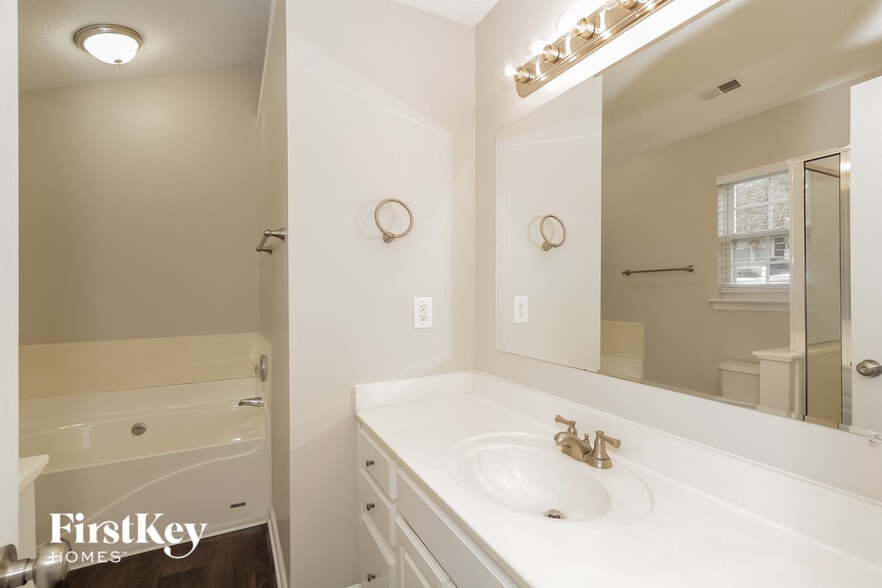 Building Photo - 6265 Goldenfield Dr