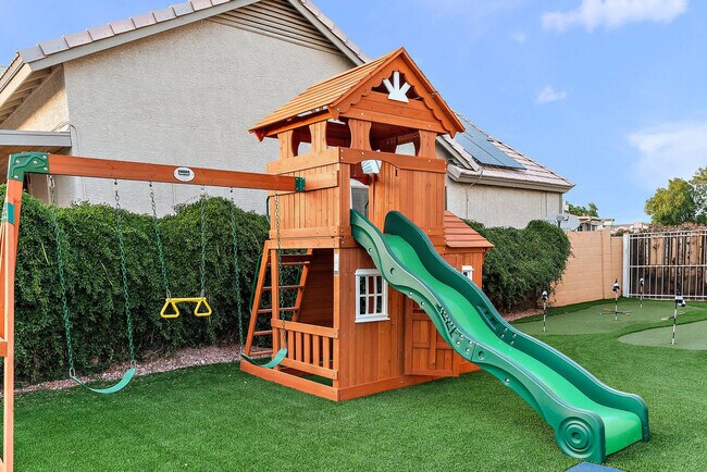 Building Photo - 7157 W Windrose Dr