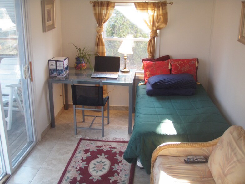Primary Photo - 13 Merklin Ave