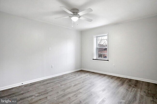 Building Photo - 205 S Princess St