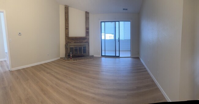 Building Photo - 8376 S Upham Way