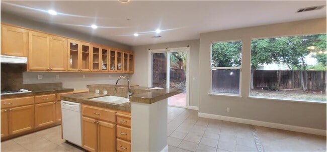 Building Photo - 2467 Berkshire Ln