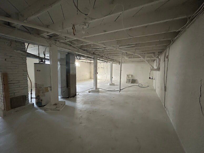 Building Photo - 203 S Hardy Ave