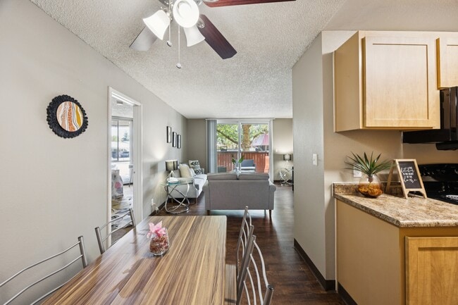 Building Photo - Glen at Hidden Valley