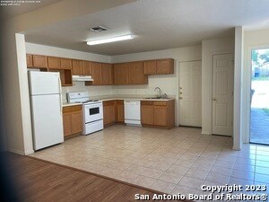 Building Photo - 11227 Center Point Rd