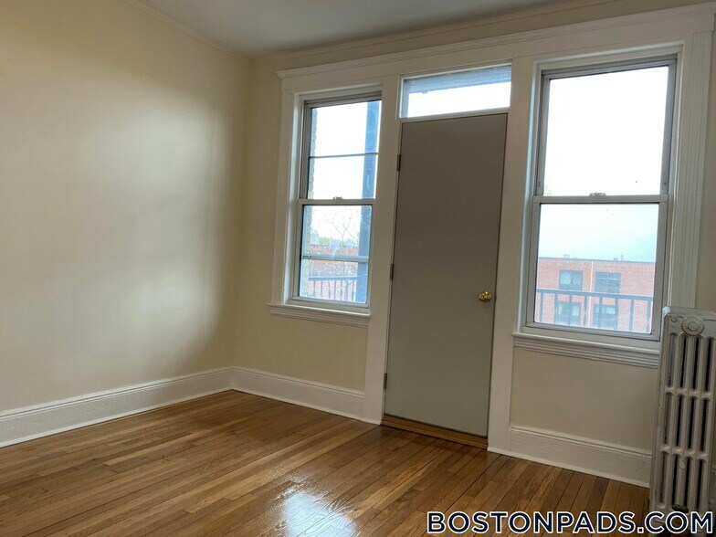 Building Photo - 1630 Commonwealth Ave