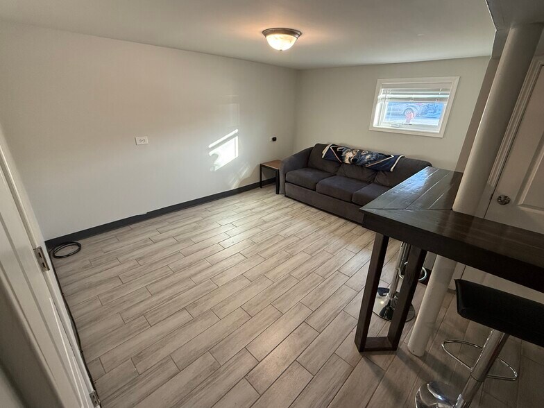 Building Photo - 5230 W Winona St