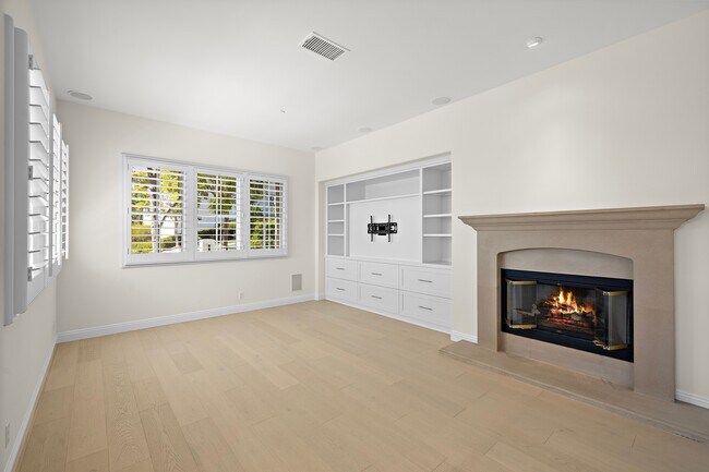 Building Photo - 150 Sidney Bay Dr