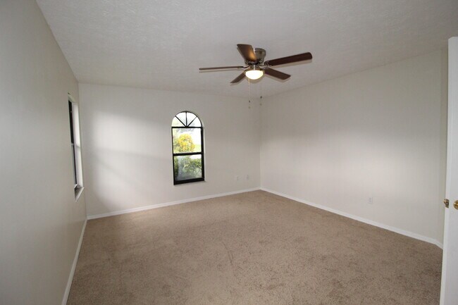 Building Photo - 2237 SE Gaslight St