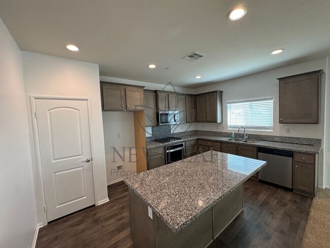 Building Photo - 10599 Topaz Ave