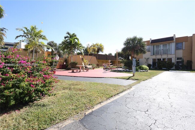 Building Photo - 9340 W Flagler St