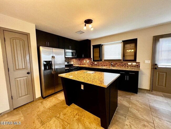 Building Photo - 12777 Tre Maximiliano Ave