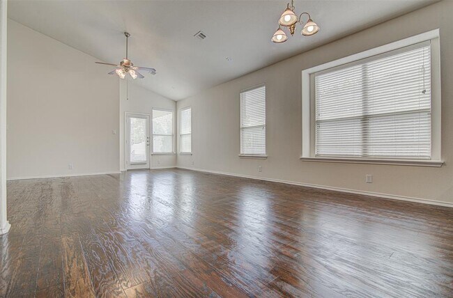 Building Photo - 1610 Greenside Dr