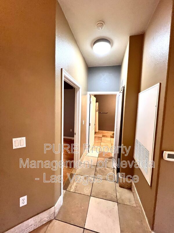 Building Photo - 3545 Cactus Shadow St