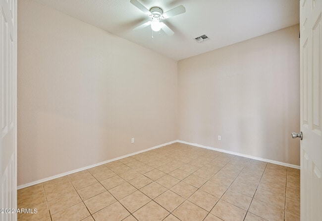 Building Photo - 1525 W St Kateri Dr