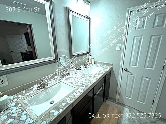 Building Photo - 303 E 6th St