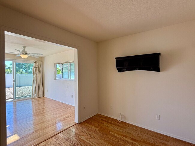 Building Photo - Charming 2 Bedroom in Oceanside 55+ Community
