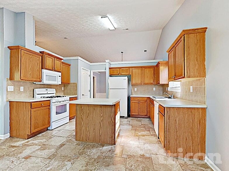 Building Photo - 3206 Millash Run NE