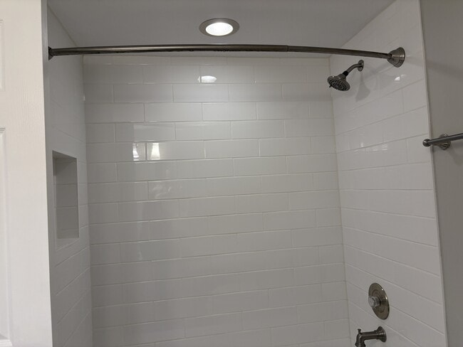 Building Photo - 412 Kojun Ct