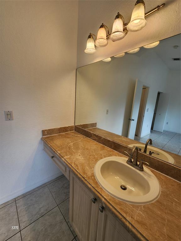 Building Photo - 119 Hidden Court Rd