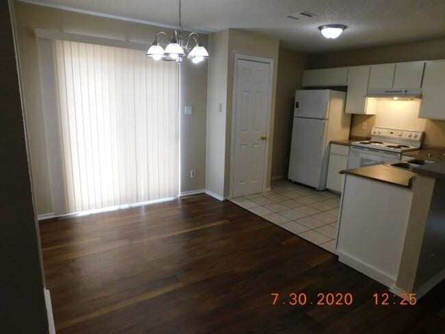 Building Photo - 5212 Meadow Field