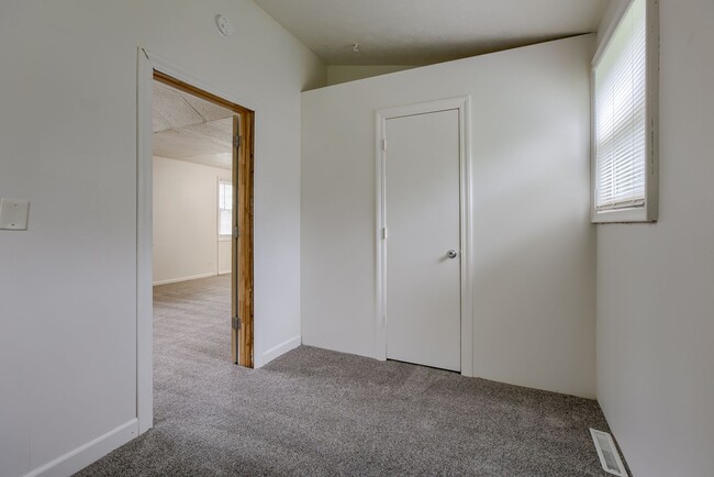 Building Photo - Cozy & Comfortable 2-Bedroom In Gretna!!
