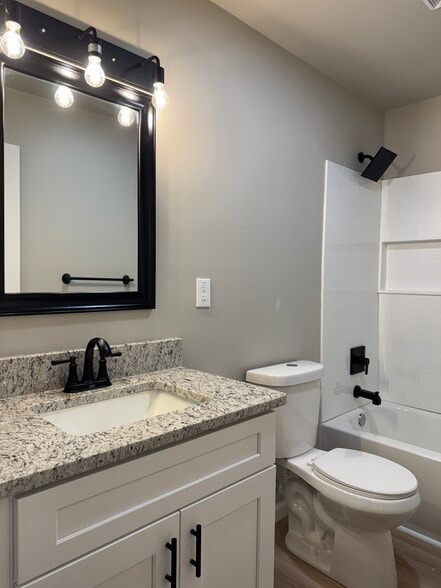 Building Photo - 2447 McAlpin Ter
