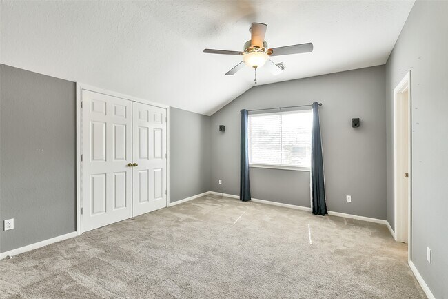 Building Photo - 5803 Song Ridge Ct