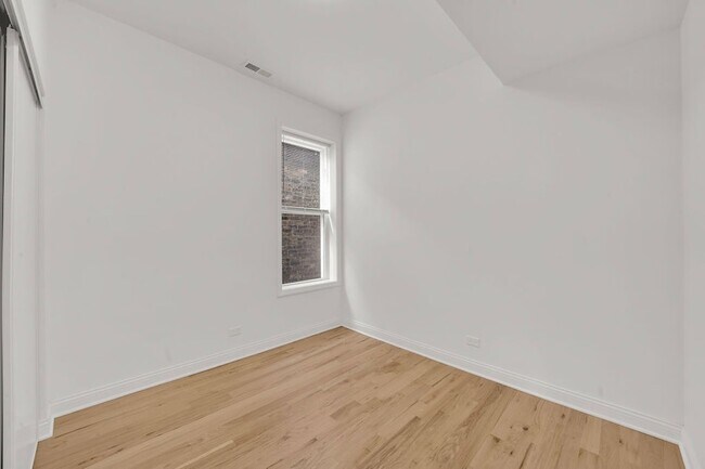 Building Photo - 3816 S Honore St