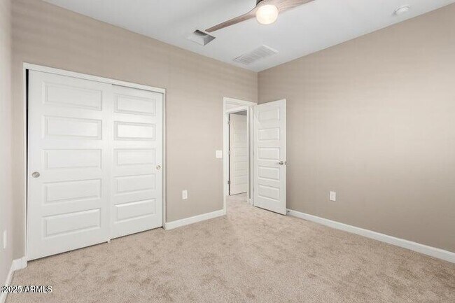 Building Photo - 1297 E Chillingham Rd