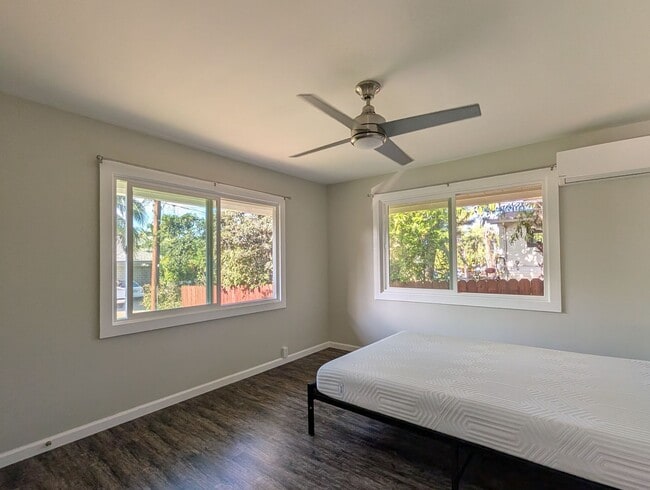 Building Photo - HINA30