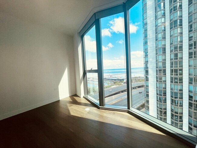 Building Photo - 211 N Harbor Dr