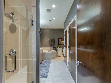 Building Photo - 117 30th Ave N