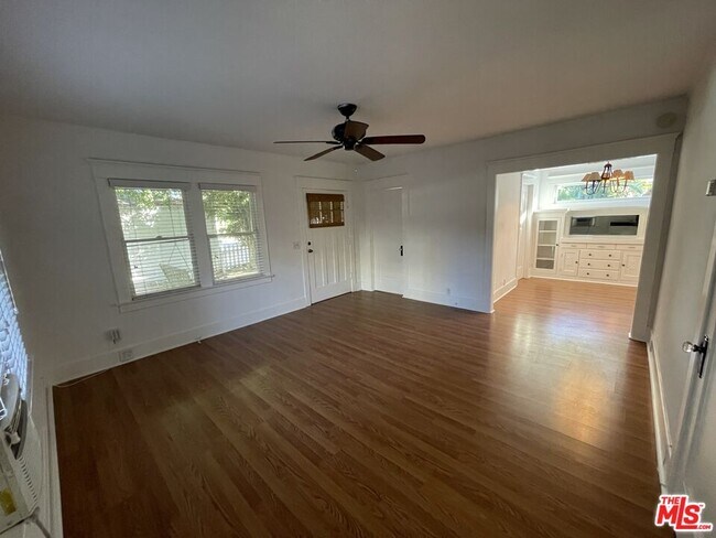 Building Photo - 1155 1/2 N Genesee Ave