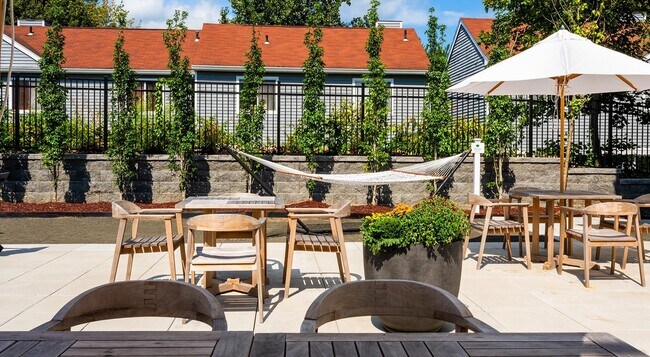 Building Photo - 333 Unquowa Rd