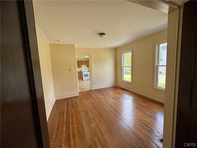Building Photo - 1714 Valley Dr