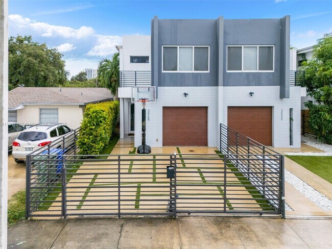 Primary Photo - 3048 SW 18th St