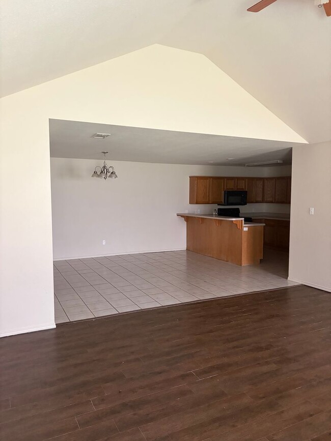 Building Photo - 1115 GRINNELL Cir