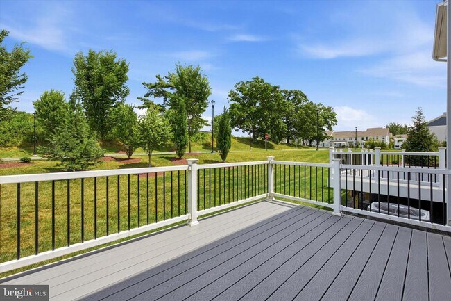 Building Photo - 203 Segel Dr