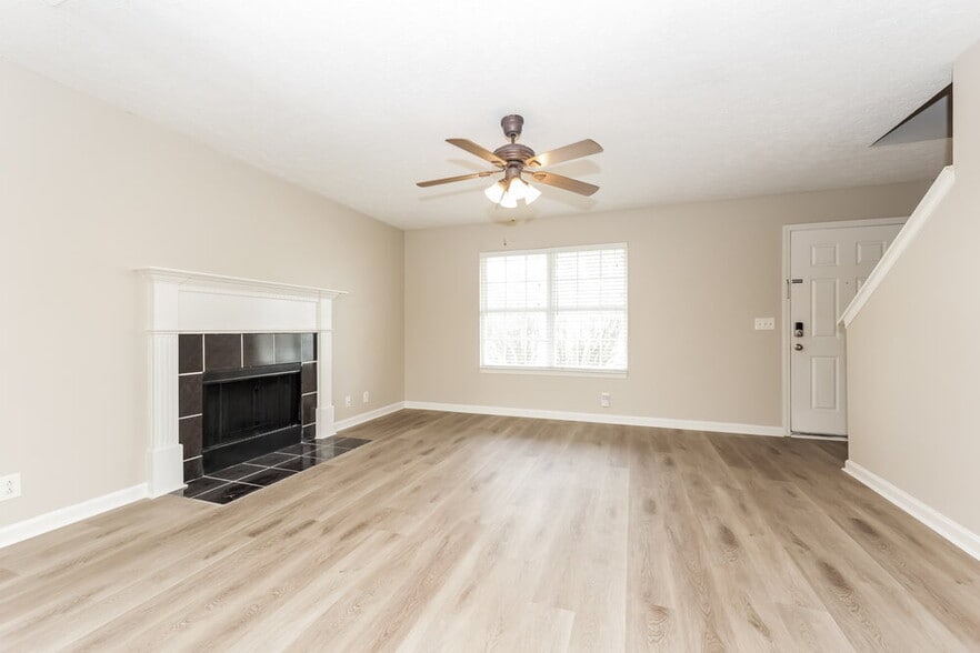 Building Photo - 1535 St Andrews Dr