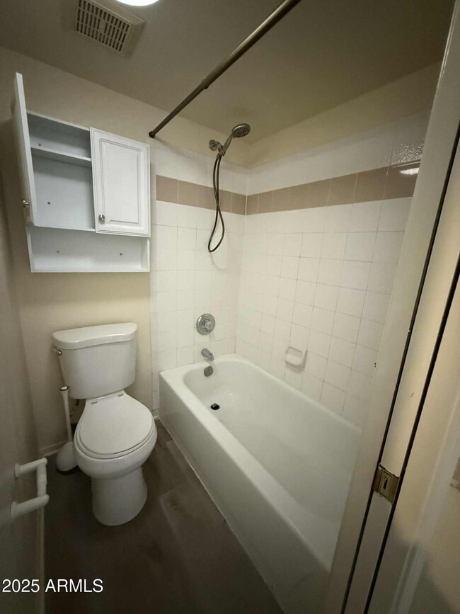 Building Photo - 510 N Alma School Rd